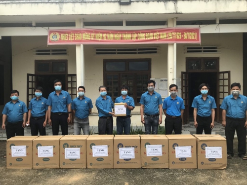 Cao su Sa Thầy hỗ trợ người lao động phòng chống dịch Covid – 19