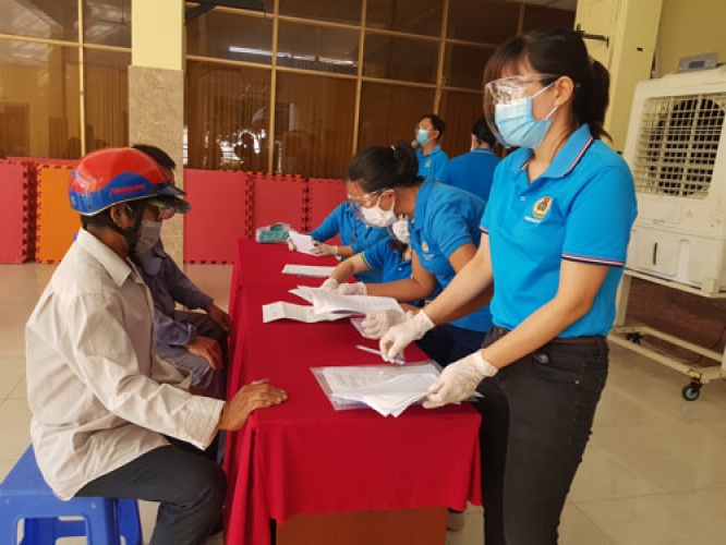 Người lao động được hỗ trợ cao nhất 3,3 triệu đồng từ 30.000 tỉ đồng Quỹ bảo hiểm thất nghiệp
