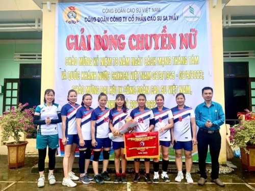 Cao su Sa Thầy sôi nổi giải bóng chuyền nữ