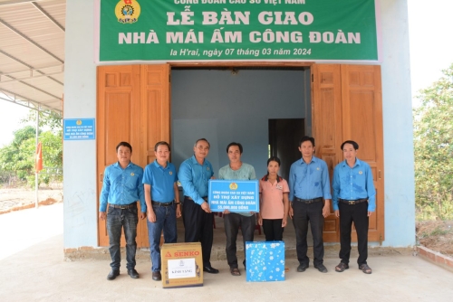 Ý nghĩa Mái ấm Công đoàn cho người lao động ở Cao su Sa Thầy